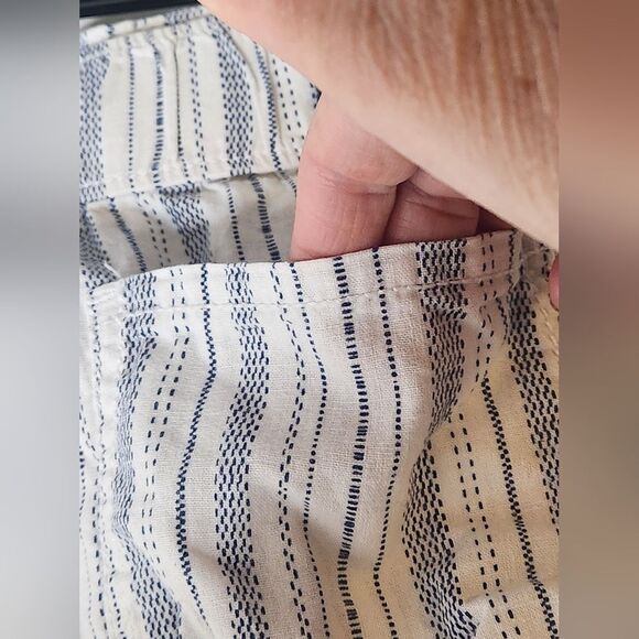 SO L White Blue Striped 4 Pockets BeltLoops LINEN Blend Women’s Shorts - Picture 9 of 9